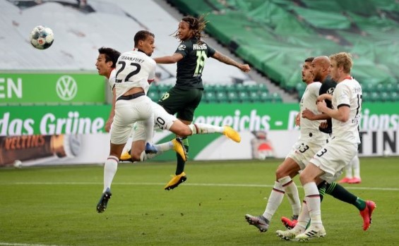 Айнтрахт Франкфурт - Волфсбург bet365 Айнтрахт Франкфурт победи с 2:1 Волфсбург bet365