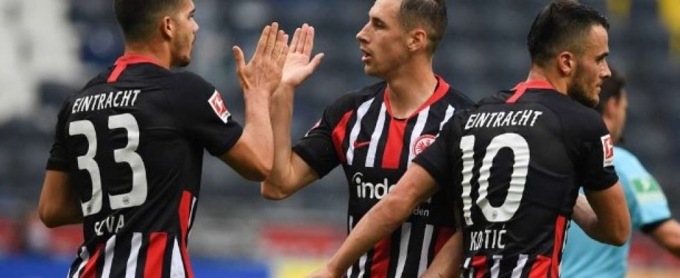 Айнтрахт Франкфурт победи с 2:1 Шалке 04 bet365