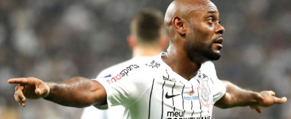 Нападателят Вагнер Лав се завръща в ЦСКА (Москва) bet365