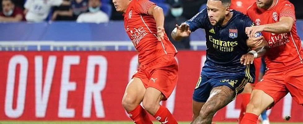 Лион и Ним завършиха при резултат 0:0 bet365