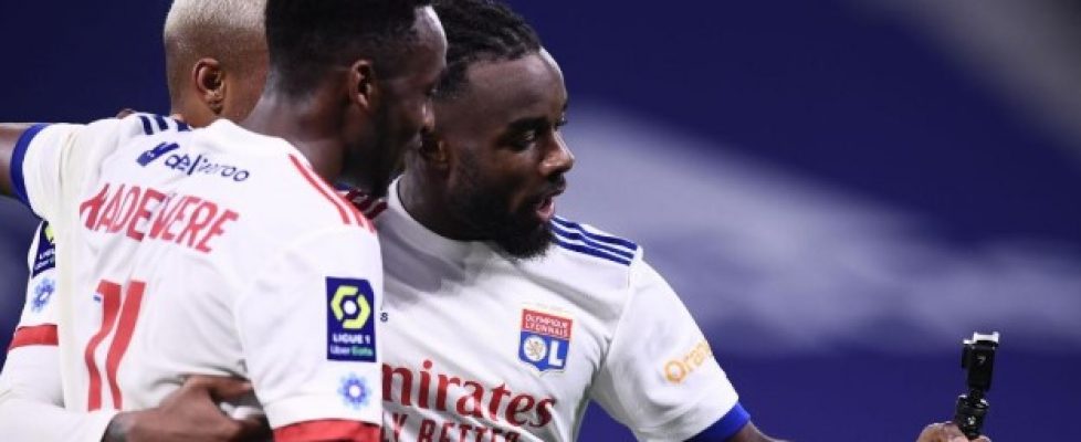 Лион победи Сент Етиен с 2:1 bet365