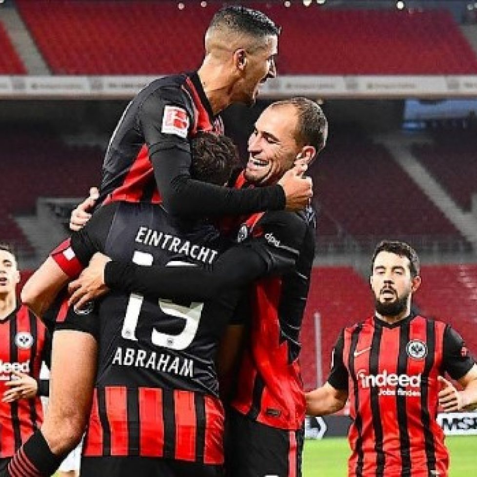 Айнтрахт Франкфурт и Щутгарт завършиха при резултат 2:2 bet365