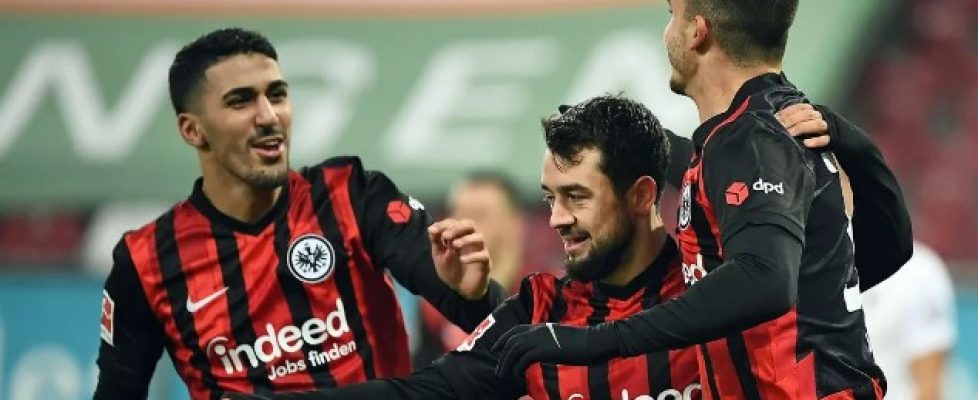 Айнтрахт Франкфурт победи с 2:0 Аугсбург bet365