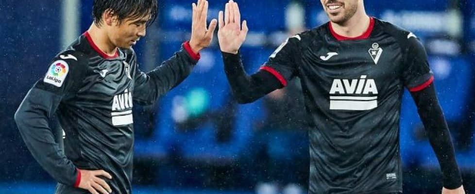 Алавес победи с 2:1 Ейбар bet365