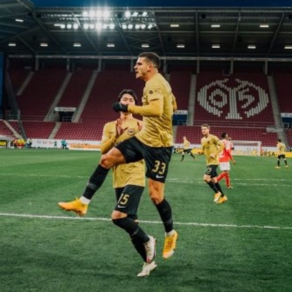 Айнтрахт Франкфурт победи с 2:0 Майнц 05 bet365