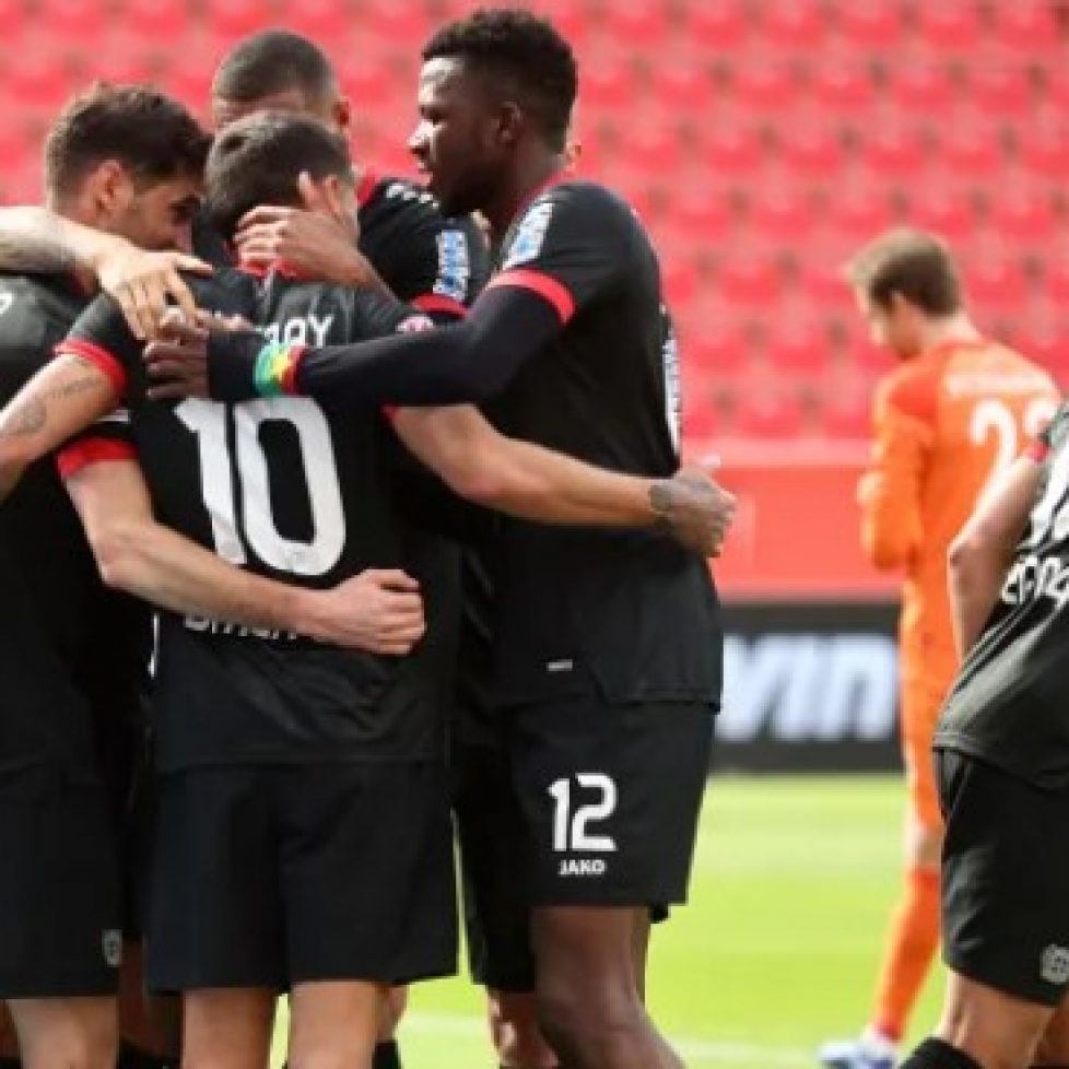 Байер (Леверкузен) победи с 2:1 Шалке 04 bet365