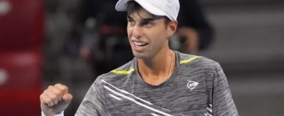 Адриан Андреев се класира за полуфиналите на турнира по тенис на клей Пенсакола bet365