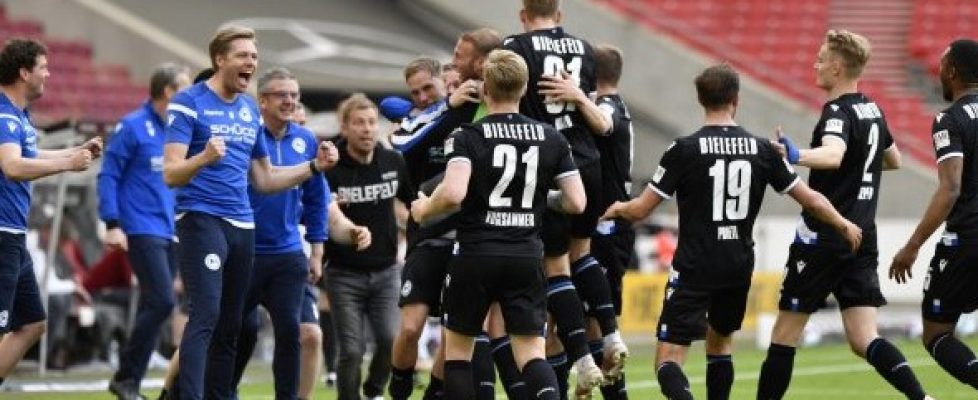 Арминия (Билефелд) победи с 2:0 Щутгарт bet365
