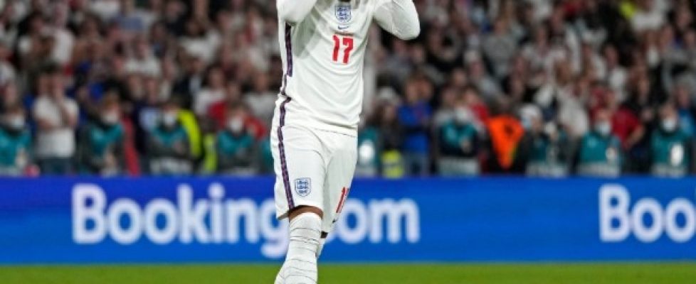 Джейдън Санчо се извини за пропусната дузпа на финала на Евро 2020 bet365