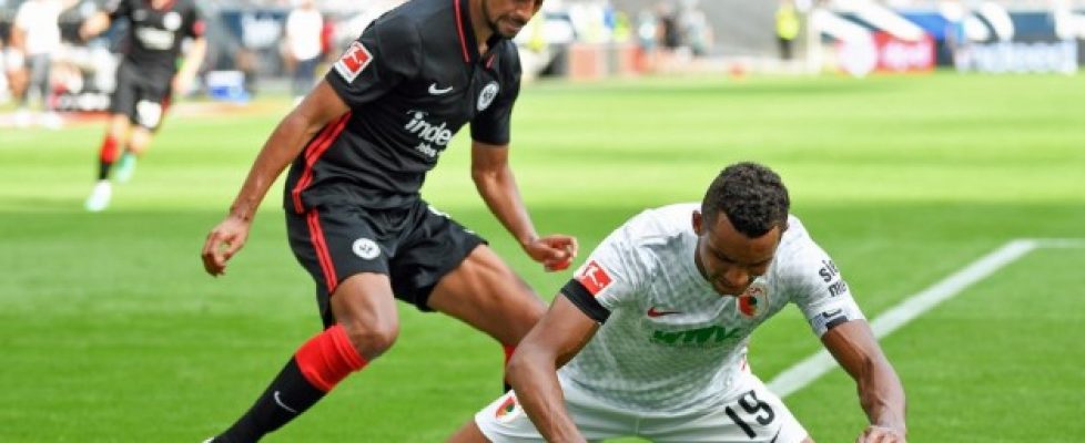 Айнтрахт (Франкфурт) и Аугсбург завършиха при резултат 0:0 bet365