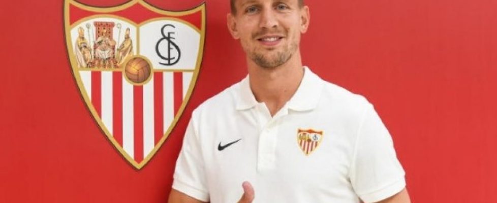 Нападателят на Севиля Люк де Йонг е бил предложен на Барселона bet365