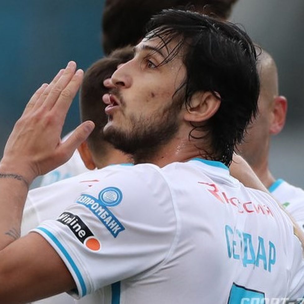 Виляреал преговаря за нападателя на Зенит Сардар Азмун bet365