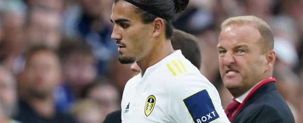 Лийдс обжалва червения картон на своя играч Паскал Струйк bet365