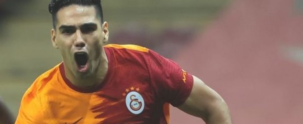 Райо Валекано официално обявиха привличането на Радамаел Фалкао bet365