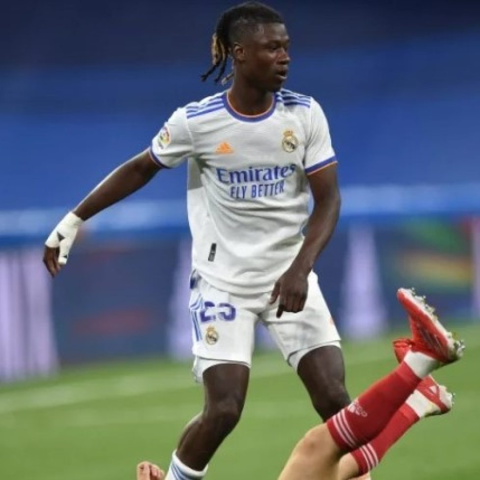 Едуардо Камавинга е получил контузия в левия крак bet365