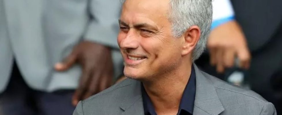 Жозе Моуриньо отново намери начин да се пошегува с наказанието си bet365