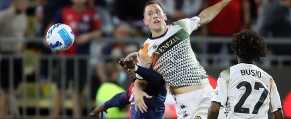 Каляри и Венеция завършиха при резултат 1:1 bet365