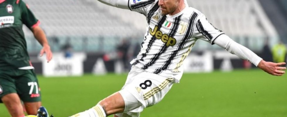 Бърнли е претендент за халфа на Ювентус Аарън Рамзи bet365