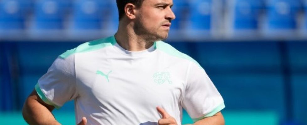 Нападателят на Лион Джердан Шакири може да напусне тима до края на месеца bet365