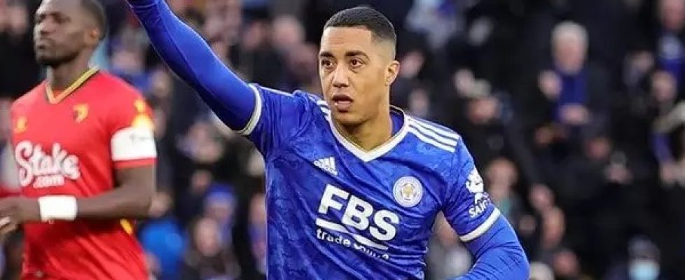 Арсенал се интересува от халфа на Лестър Юри Тилеманс bet365