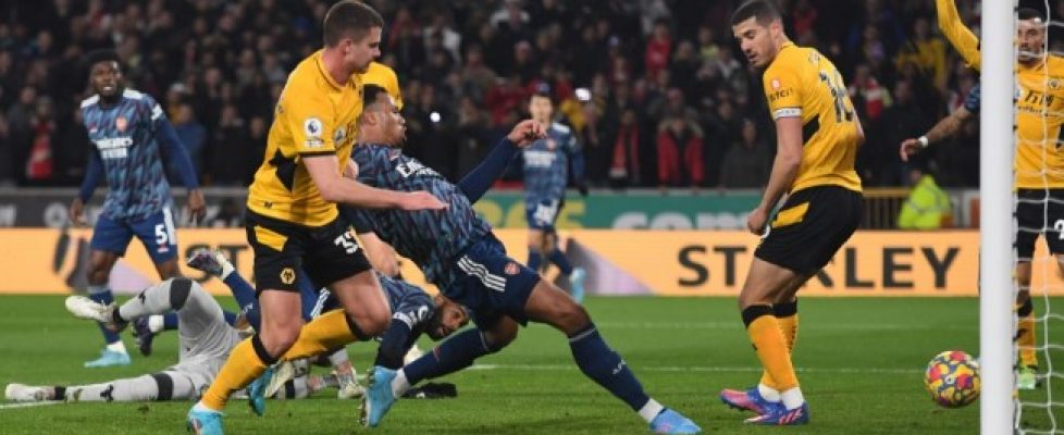 Арсенал се приближи до топ 4 в английската Премиър лийг bet365