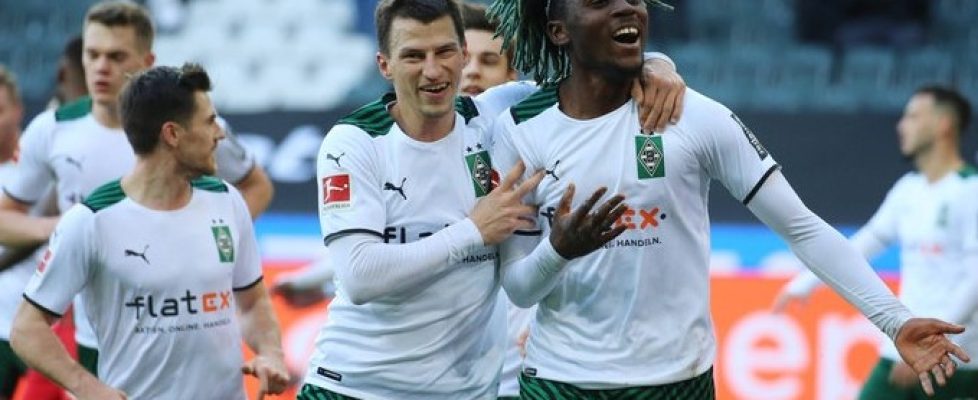 Борусия (Мьонхенгладбах) победи с 3:2 Аугсбург bet365