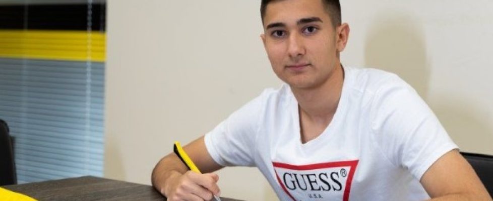 Ботев (Пловдив) подписа първи професионален договор с юношата Монир Ал Бадарин bet365