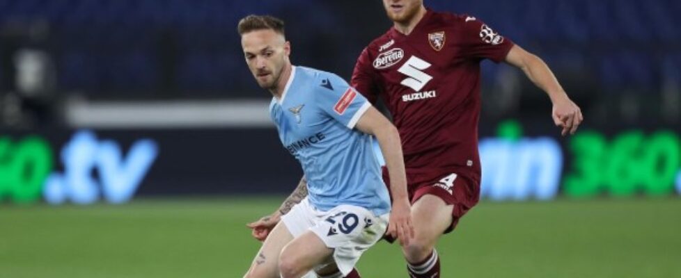 Лацио се добра до равенство 1:1 в домакинството си на Торино bet365