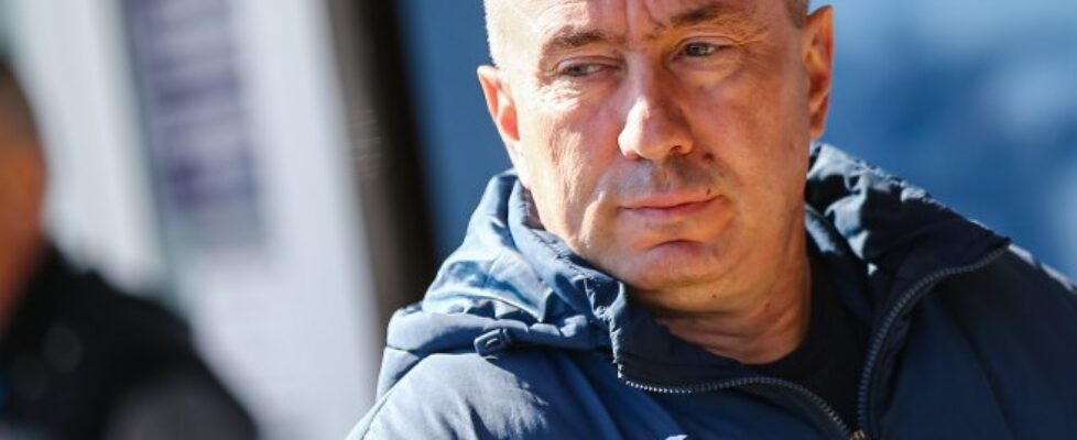 Станимир Стоилов заяви, че напуска българския футбол, но остава в Левски bet365