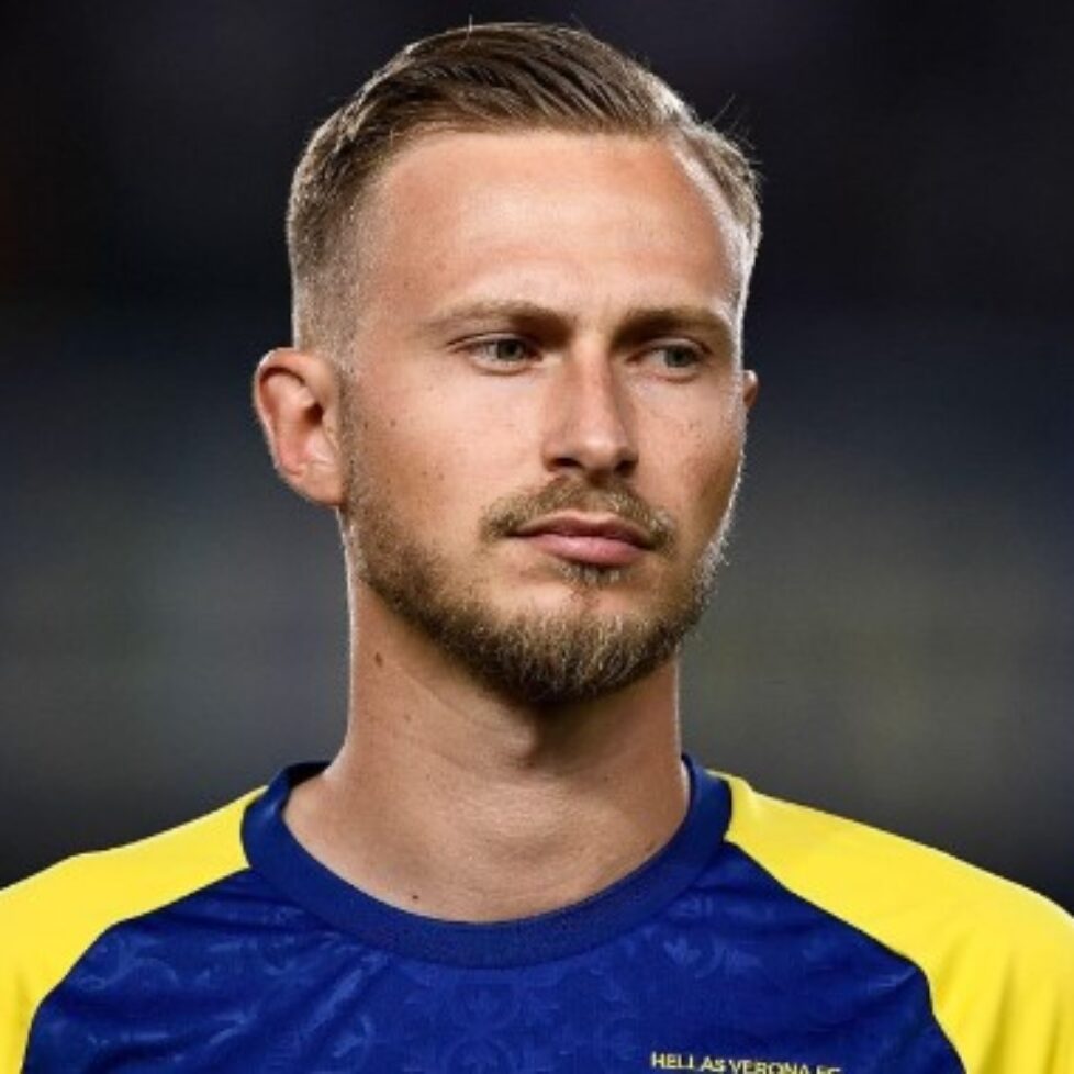 Тотнъм си хареса звездата на Верона Антонин Барак bet365
