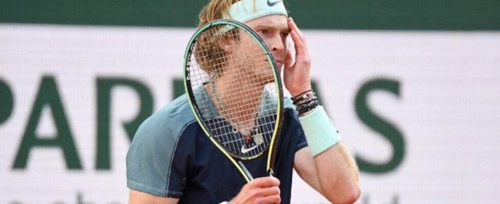 Андрей Рубльов отпадна в първия кръг на турнира в Хале bet365