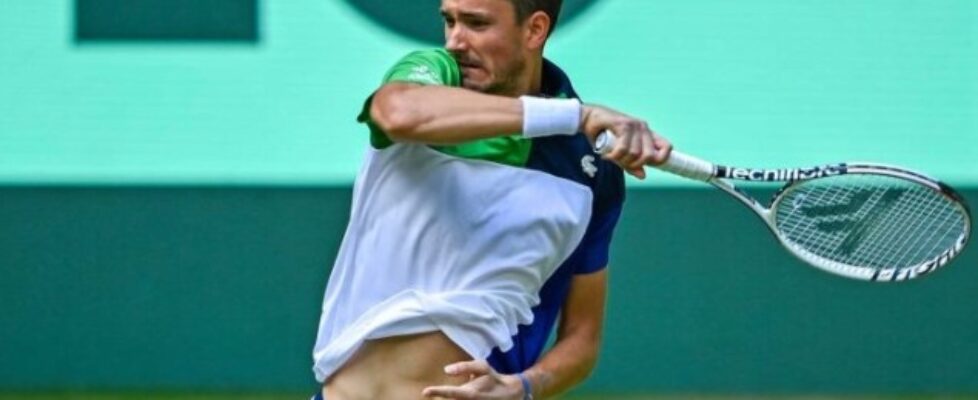 Даниил Медведев се класира за четвъртфиналите на турнира в Хале bet365