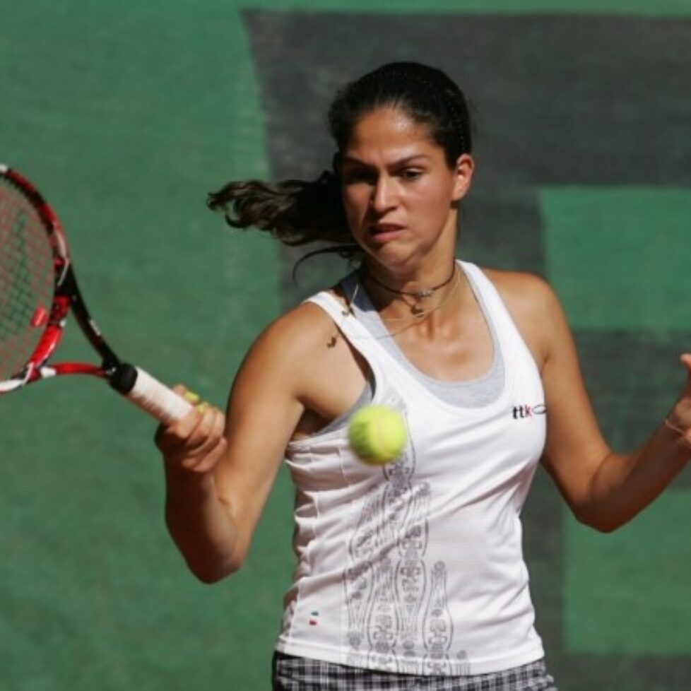 Изабелла Шиникова се класира за втория кръг на турнира в Амстелвеен bet365
