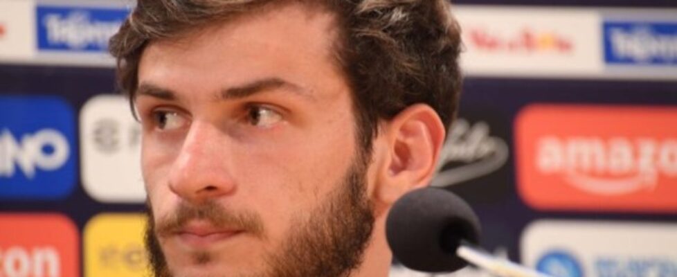 Хвича Кварацхелия беше представен като футболист на Наполи bet365