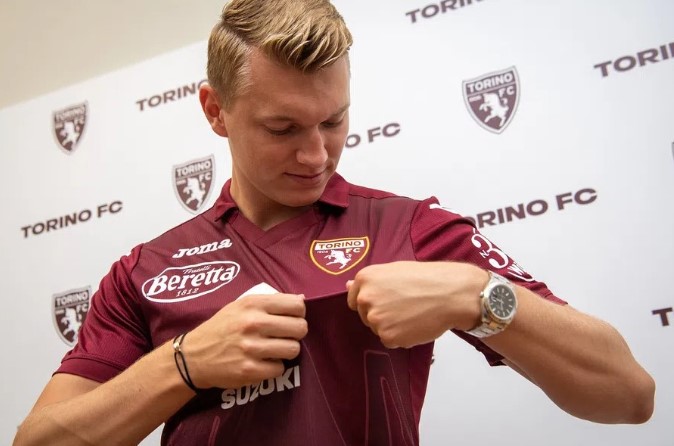 Пер Шуурс bet365 Торино финализра трансфера на защитника Пер Шуурс bet365