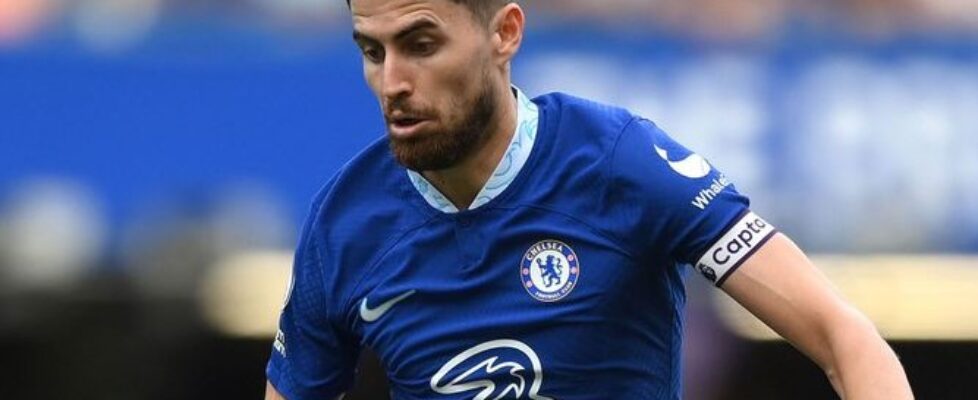 Барселона прави опити да привлече халфа на Челси Жоржиньо bet365