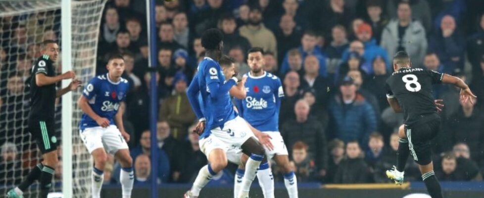 Лестър победи с 2:0 гостуването си на Евертън bet365